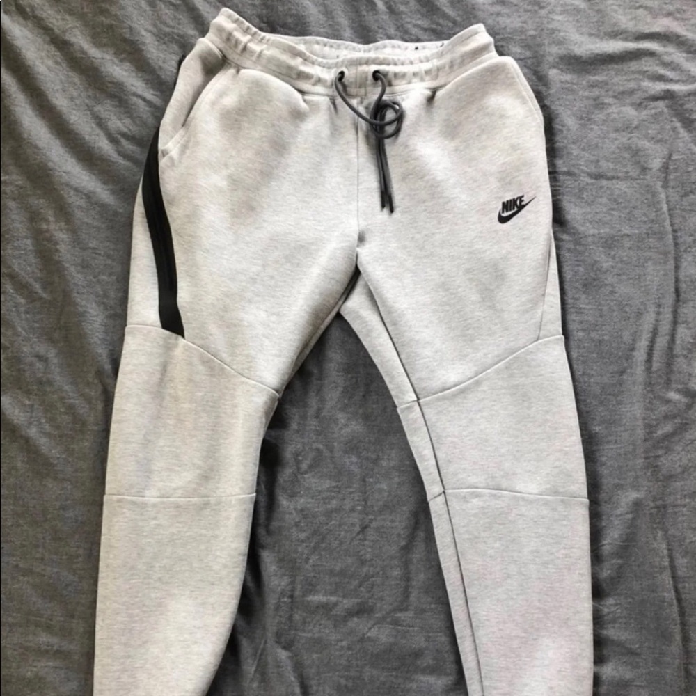 Nike tech fleece joggers